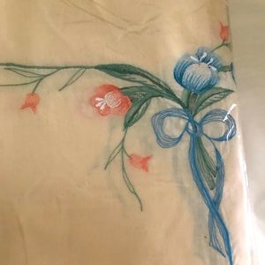 Embroidered Oblong TABLECLOTH